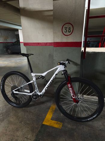 Used Orbea OIZ M-TEAM AXS 2025 Frameset 2025 Mountainbike, Blanco — image 11 of 15