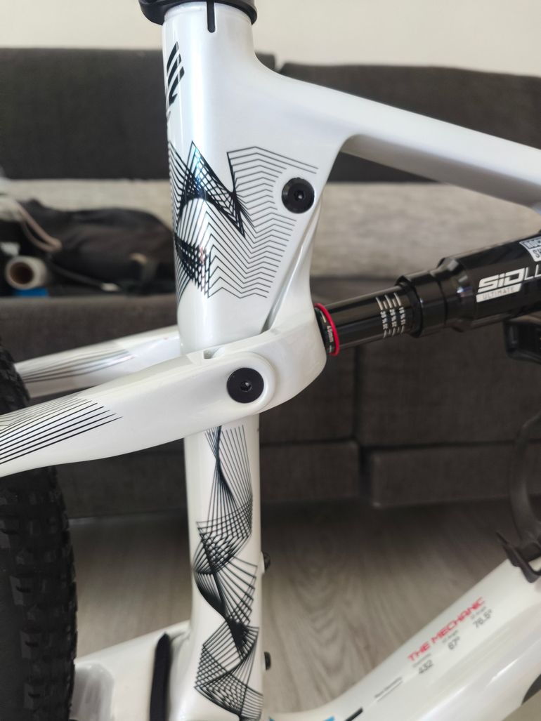 Used Orbea OIZ M-TEAM AXS 2025 Frameset 2025 Mountainbike, Blanco — image 8 of 15