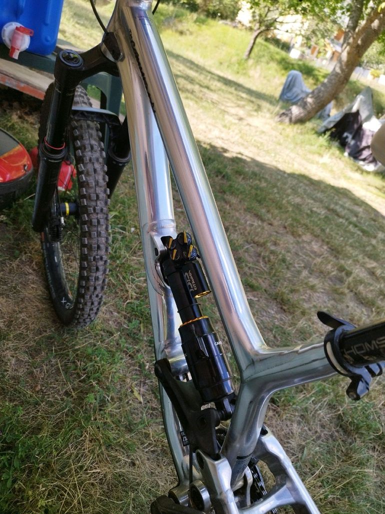 Used Commencal FURIOUS ESSENTIAL 2021 2021 Mountainbike, Light Gray, 27.5 — image 7 of 8