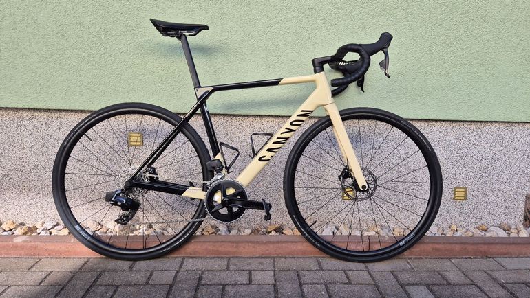 Used Canyon Ultimate CF SL 7 AXS 2025 2025 Road & Gravel — image 1 of 6