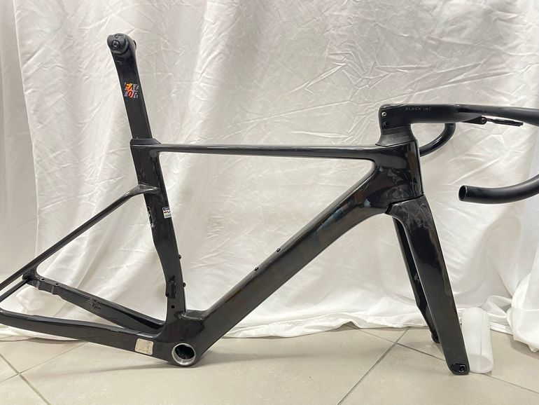 Used Factor OSTRO VAM - Frameset Premium 2025 Frameset 2025 Road & Gravel — image 1 of 12