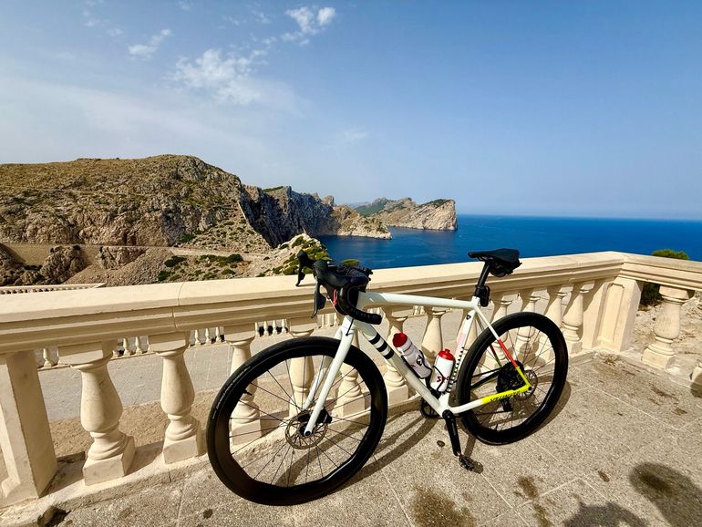Used Specialized Crux Pro - SRAM Force XPLR eTAP AXS 2024 2024 Road & Gravel, Bianco — image 2 of 3