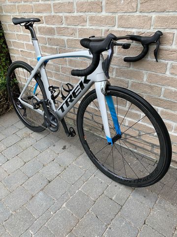 Used Trek Madone 9.5 2018 2018 Road & Gravel, Light Gray — image 3 of 6