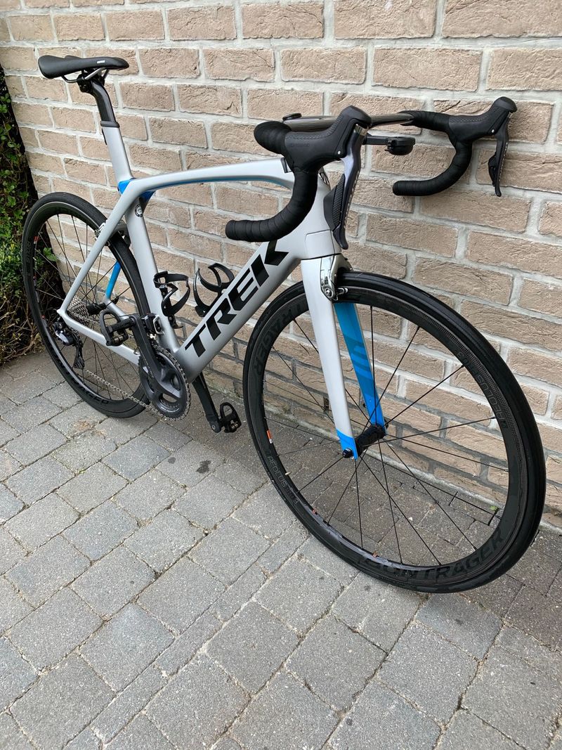 Used Trek Madone 9.5 2018 2018 Road & Gravel, Light Gray — image 3 of 6