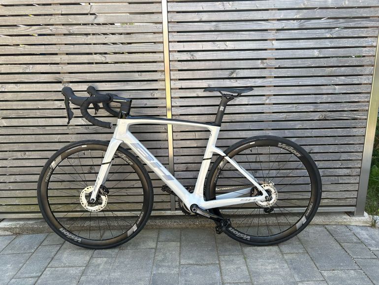 Used BH Bikes BH Bikes Custom Shimano 105 2024 Road & Gravel, Gris claro — image 1 of 14