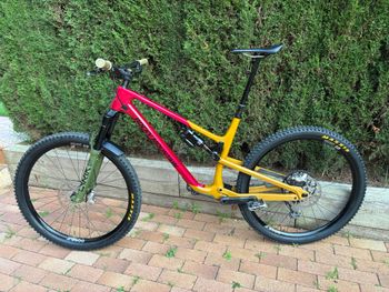 Used Rocky Mountain Instinct Carbon 50 2022 2022 Mountainbike, Red, 27.5, 29 — image 2 of 11