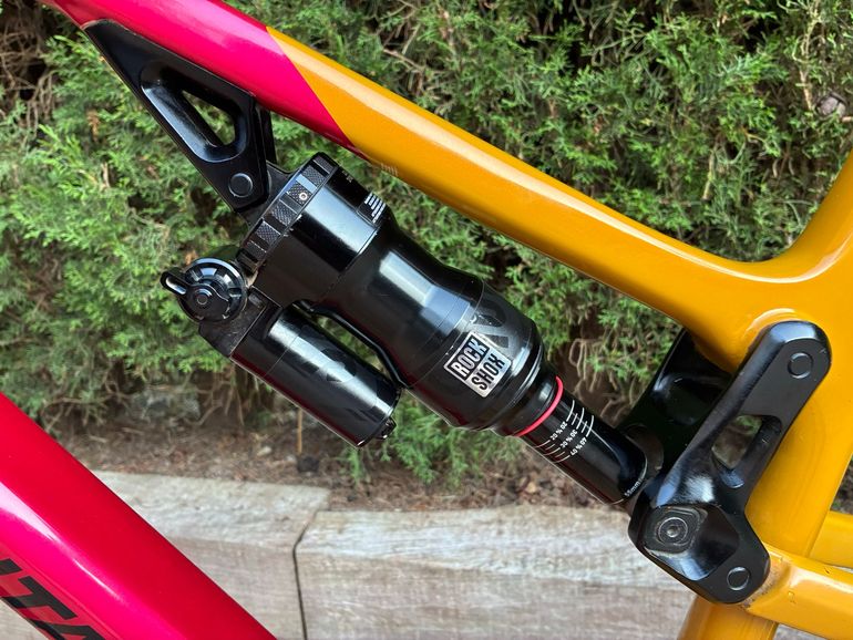 Used Rocky Mountain Instinct Carbon 50 2022 2022 Mountainbike, Red, 27.5, 29 — image 6 of 11