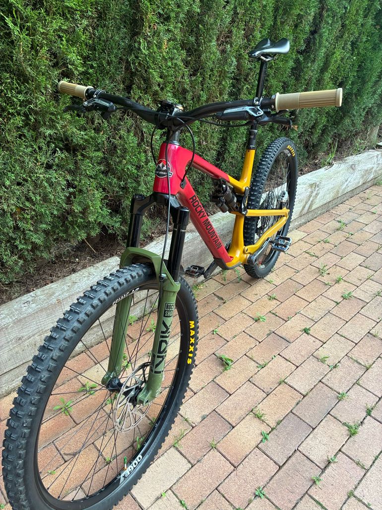 Used Rocky Mountain Instinct Carbon 50 2022 2022 Mountainbike, Red, 27.5, 29 — image 5 of 11