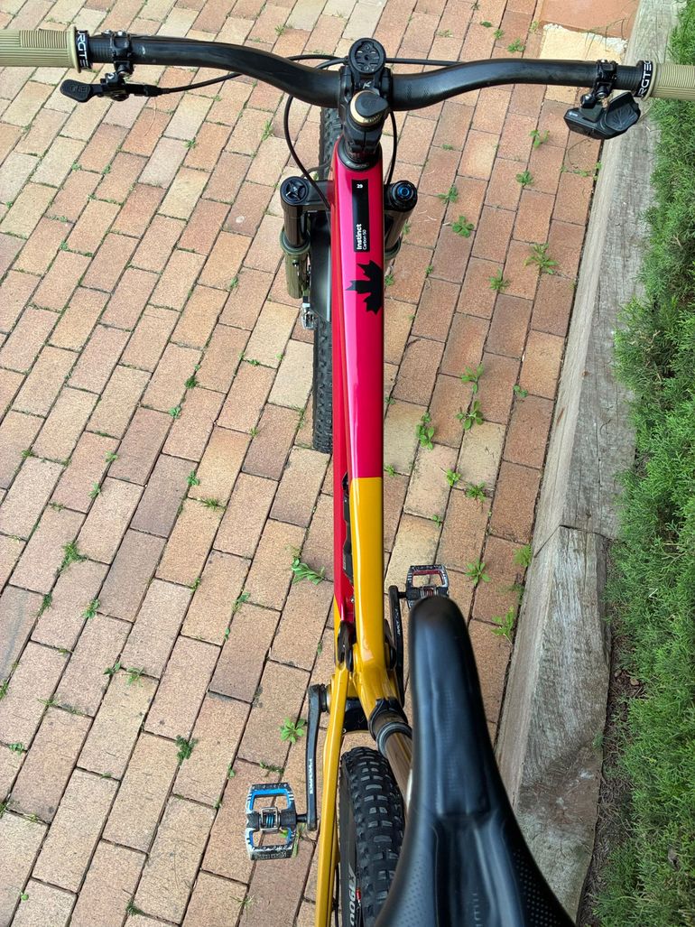 Used Rocky Mountain Instinct Carbon 50 2022 2022 Mountainbike, Red, 27.5, 29 — image 8 of 11