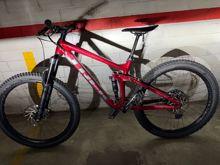 Used Trek Remedy 7 2022 2022 Mountainbike — image 1 of 7