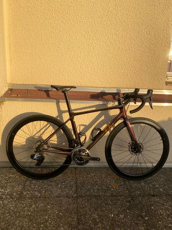 Used Liv Langma Advanced, SL Disc RED 2022 2022 Road & Gravel, Purple — image 3 of 5