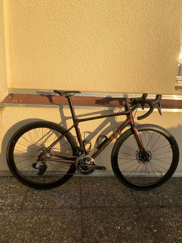 Used Liv Langma Advanced, SL Disc RED 2022 2022 Road & Gravel, Purple — image 3 of 5