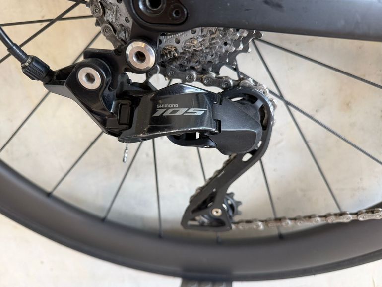 Used Colnago V3 Disc 105 Bike 2024 2024 Road & Gravel, Black — image 3 of 14