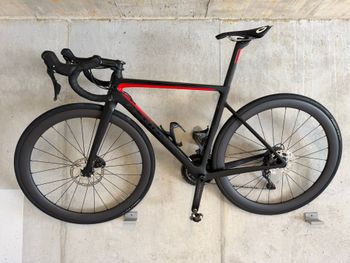 Used Colnago V3 Disc 105 Bike 2024 2024 Road & Gravel, Black — image 2 of 14