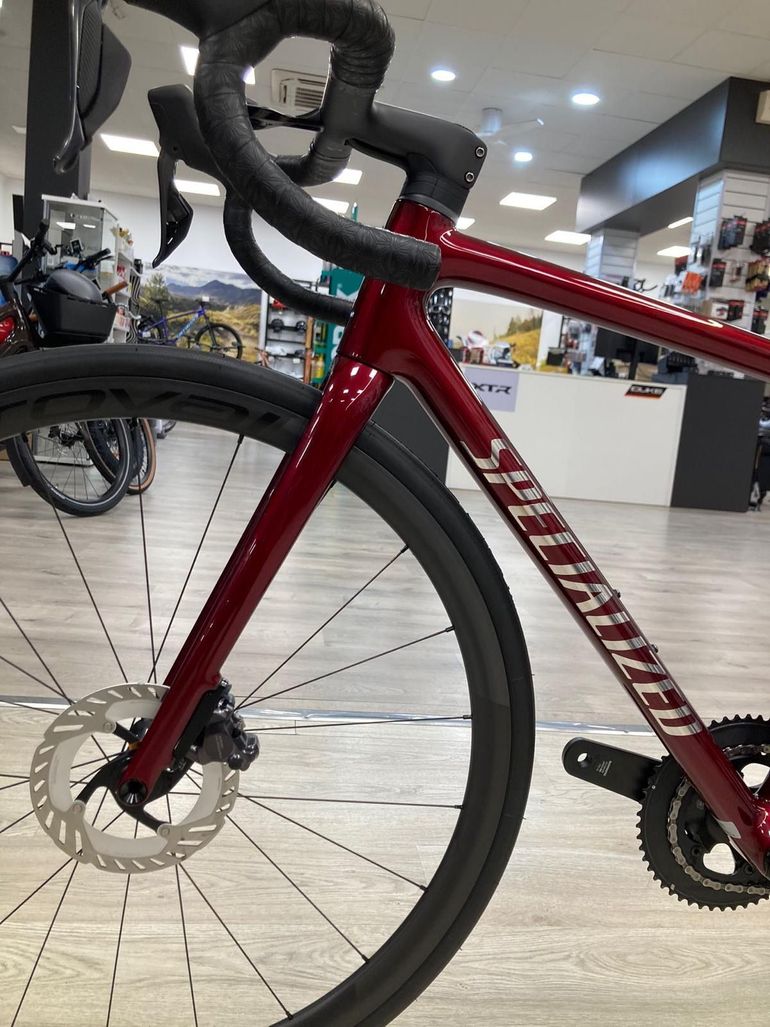 Used Specialized Aethos 2 Expert - Shimano Ultegra Di2 2026 2026 Road & Gravel — image 2 of 3