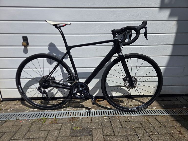 Canyon Endurace CF SL Disc 8.0 Di2 2018 2018 Road & Gravel d'occasion — image 1 sur 4