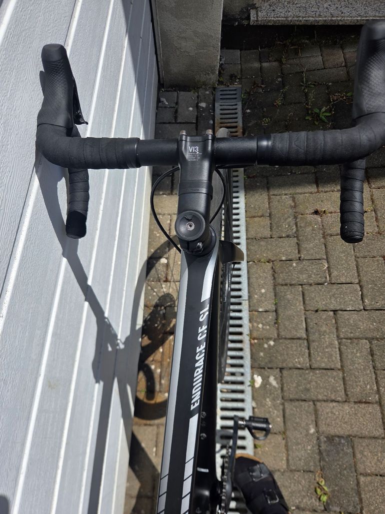 Canyon Endurace CF SL Disc 8.0 Di2 2018 2018 Road & Gravel d'occasion — image 4 sur 4