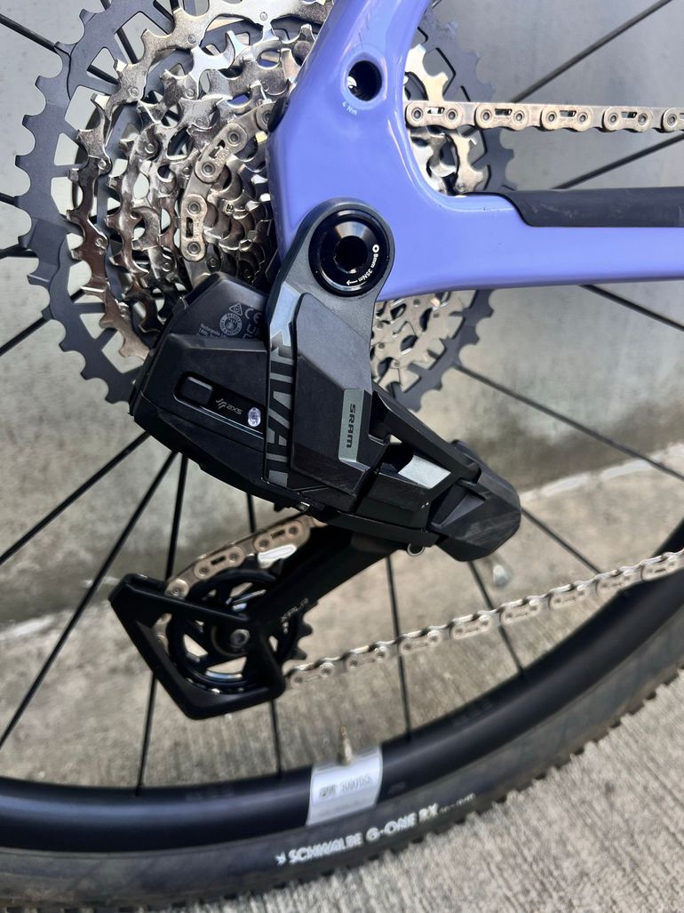 Used Canyon Grizl CF 8 w/ RIFT 2026 2026 Road & Gravel — image 5 of 14