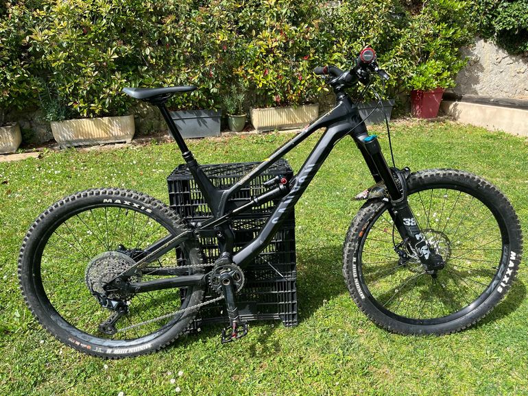 Used Canyon Torque 6 2021 2021 Mountainbike, Black, 27.5 — image 1 of 7