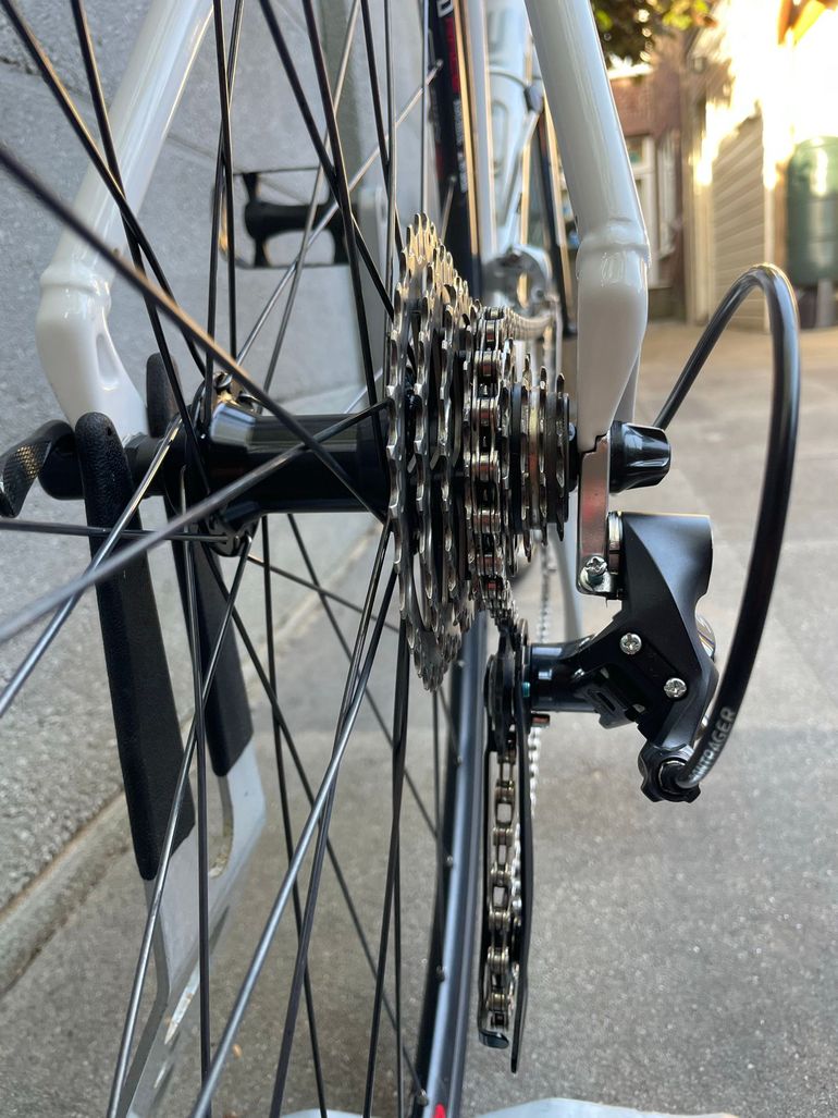 Used Focus Variado Shimano Sora 2011 Road & Gravel, Bianco — image 7 of 16