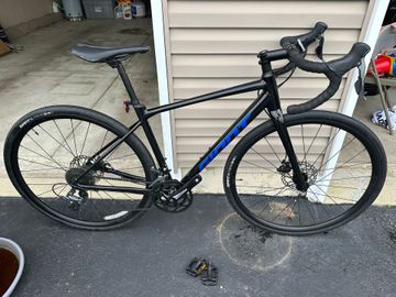 Used Giant Contend Shimano Claris 2021 Road & Gravel, Black — image 1 of 7