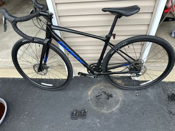 Used Giant Contend Shimano Claris 2021 Road & Gravel, Black — image 2 of 7