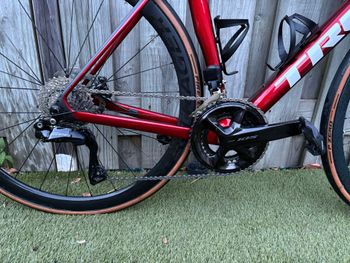 Used Trek Madone SL 6 Gen 8 2025 2025 Road & Gravel, Red — image 3 of 6