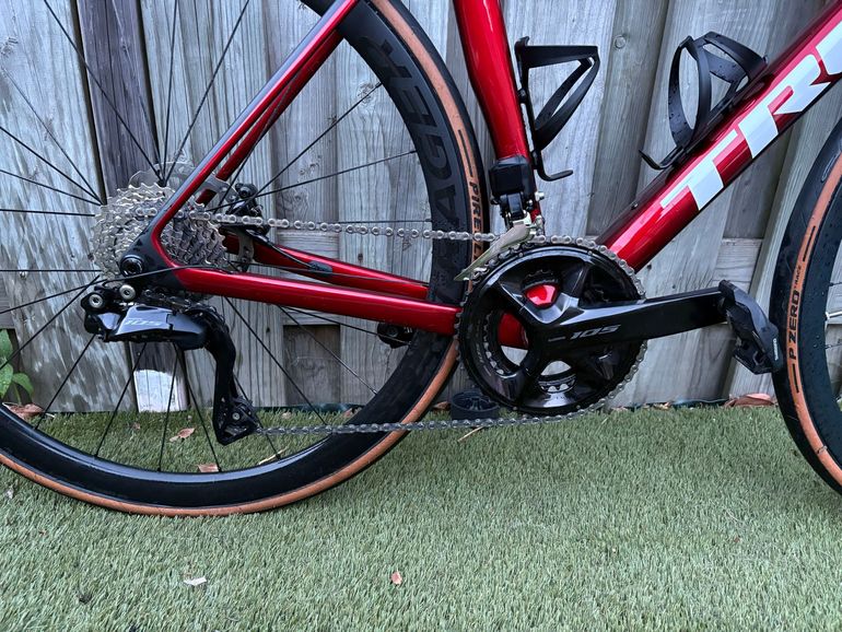 Used Trek Madone SL 6 Gen 8 2025 2025 Road & Gravel, Red — image 3 of 6