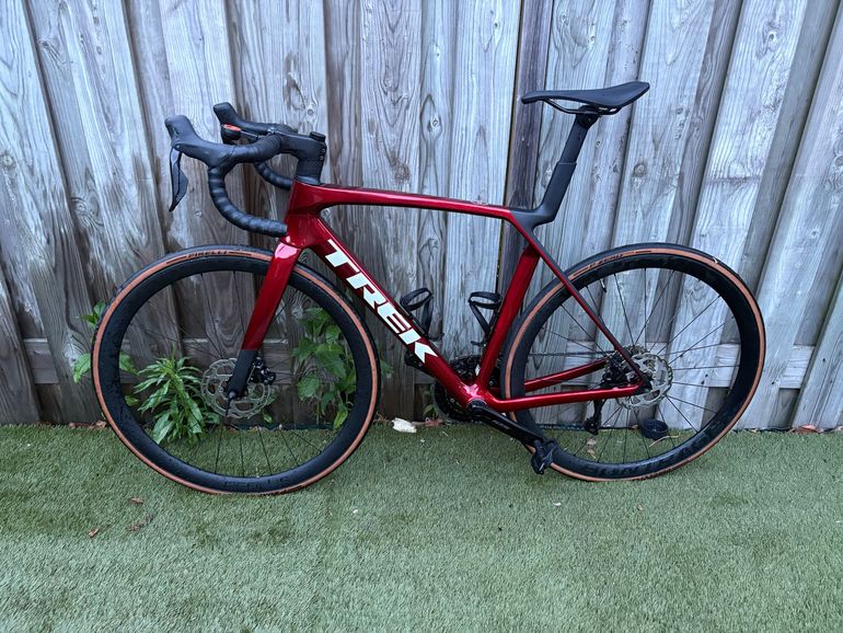 Used Trek Madone SL 6 Gen 8 2025 2025 Road & Gravel, Red — image 2 of 6