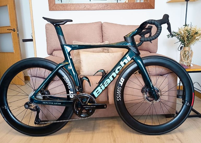 Used BIANCHI OLTRE RC REPARTO CORSE 140 TH ANIVERSARIO CUADRO 001 EXCLUSIVO TOPE GAMA BIANCHI OLTRE RC REPARTO CORSE 140 TH ANIVERSARIO CUADRO 001 EXCLUSIVO TOPE GAMA Custom Shimano Ultegra Di2 2026 Road & Gravel, Green — image 2 of 13