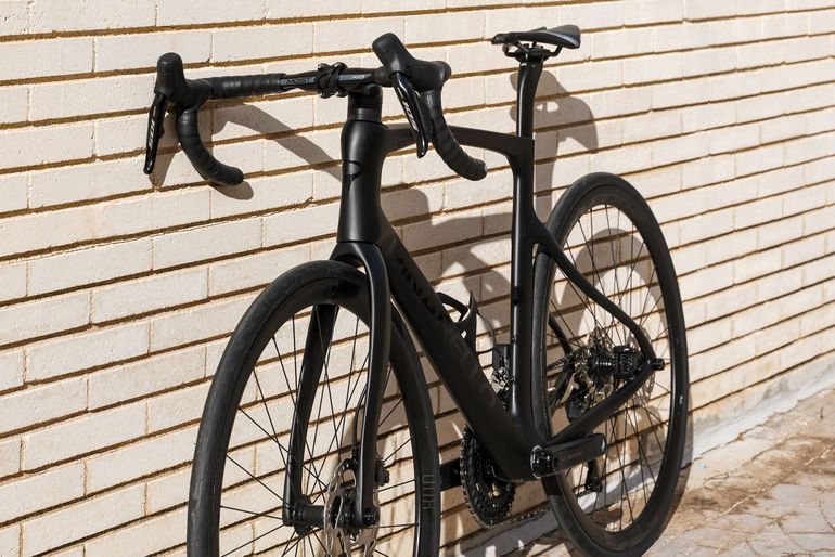Used Pinarello X3 105 Di2 2024 2024 Road & Gravel — image 2 of 12