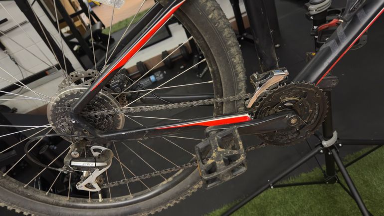 Used Specialized Specialized Custom Shimano Acera 2014 Mountainbike — image 5 of 7