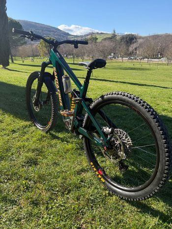Used Santa Cruz Vala GX AXS / Carbon C 2025 2025 Mountainbike, Green, 29, 27.5 — image 2 of 6
