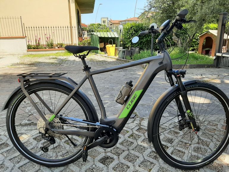 Used CUBE KATHMANDU HYBRID ONE 625 2021 2021 Urban, Light Gray — image 3 of 4