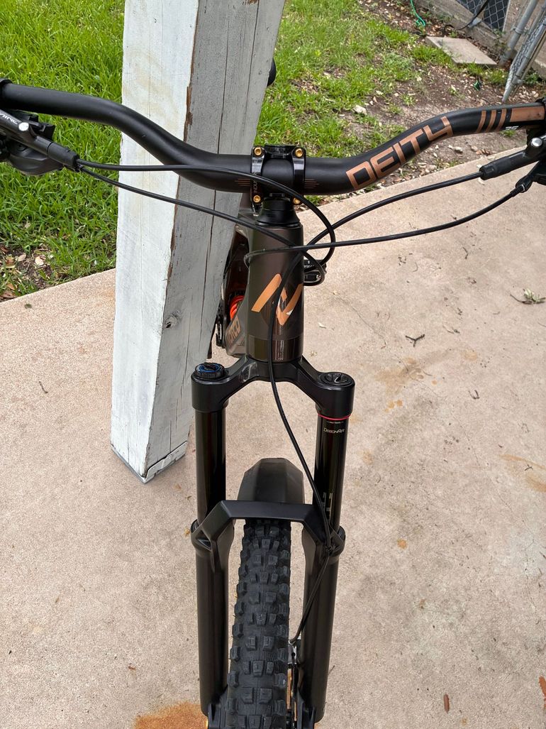 Used Norco Norco Range 2022 Mountainbike, Orange — image 3 of 6