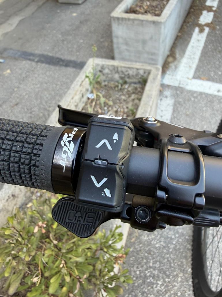 Used Pivot SHUTTLE AMp'd PRO 2027 Taglia XL AVINOX M2s 800wh 2027 Mountainbike, Black — image 13 of 15