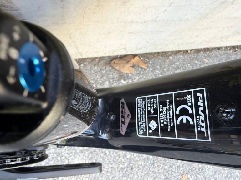 Used Pivot SHUTTLE AMp'd PRO 2027 Taglia XL AVINOX M2s 800wh 2027 Mountainbike, Black — image 9 of 15