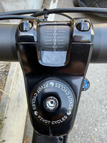 Used Pivot SHUTTLE AMp'd PRO 2027 Taglia XL AVINOX M2s 800wh 2027 Mountainbike, Black — image 15 of 15
