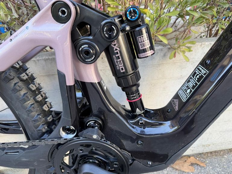 Used Pivot SHUTTLE AMp'd PRO 2027 Taglia XL AVINOX M2s 800wh 2027 Mountainbike, Black — image 10 of 15