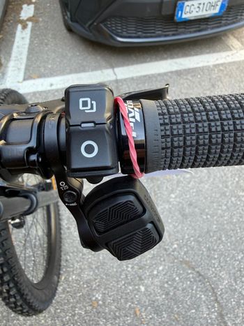 Used Pivot SHUTTLE AMp'd PRO 2027 Taglia XL AVINOX M2s 800wh 2027 Mountainbike, Black — image 14 of 15