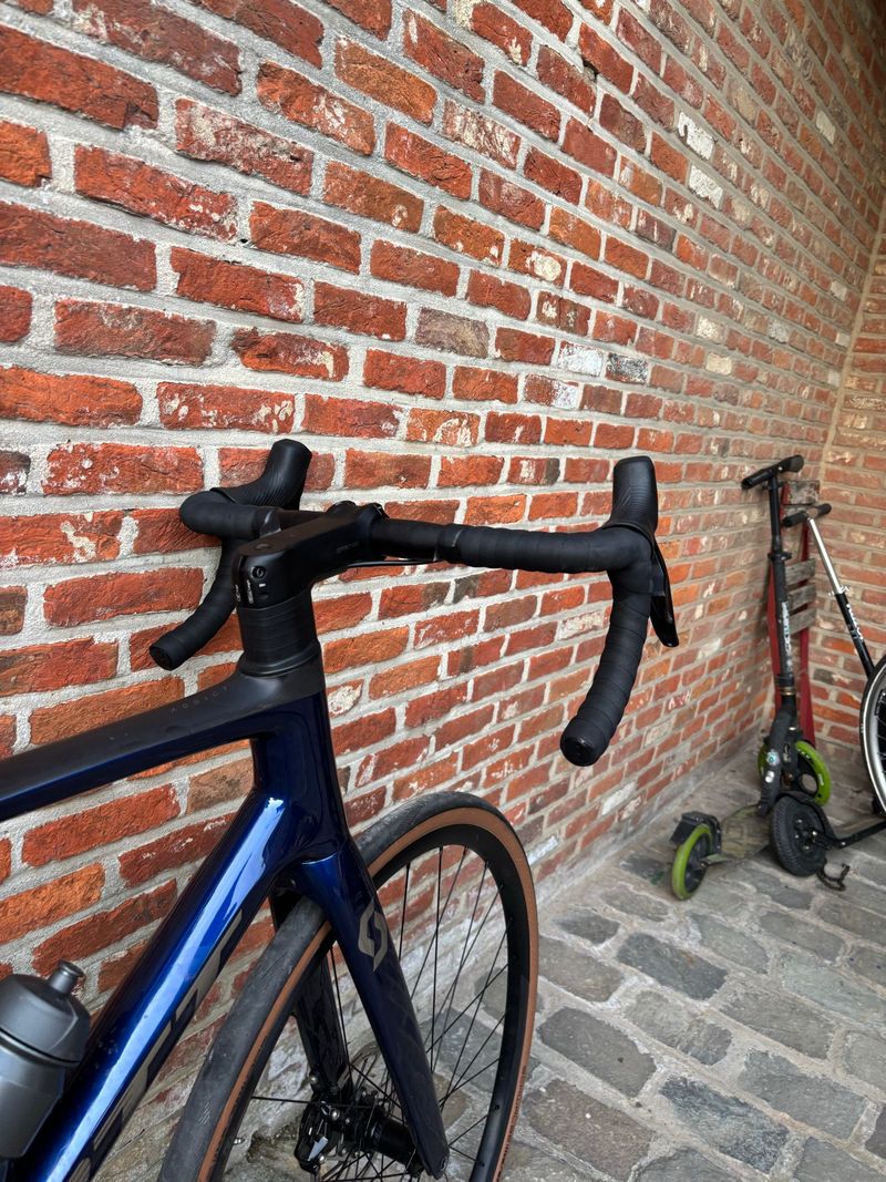 Used Scott Addict 10 2022 2022 Road & Gravel, Blue — image 6 of 10