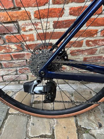 Used Scott Addict 10 2022 2022 Road & Gravel, Blue — image 5 of 10