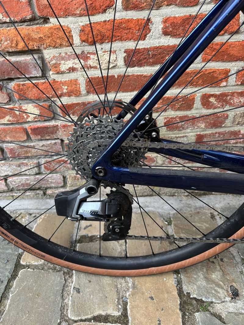 Used Scott Addict 10 2022 2022 Road & Gravel, Blue — image 5 of 10