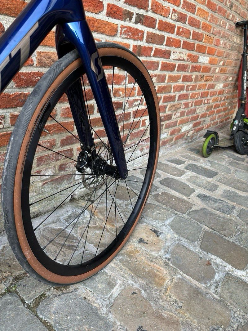 Used Scott Addict 10 2022 2022 Road & Gravel, Blue — image 9 of 10
