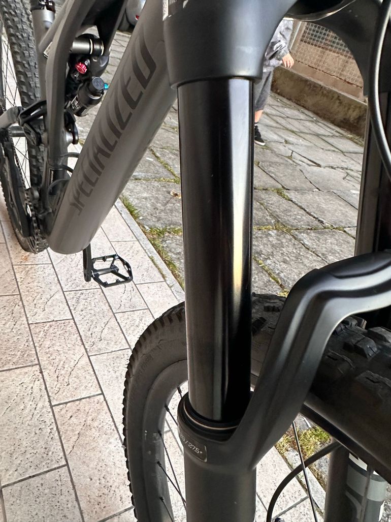 Used Specialized Stumpjumper EVO Comp Alloy 2023 2023 Mountainbike, Light Gray, 29 — image 8 of 21