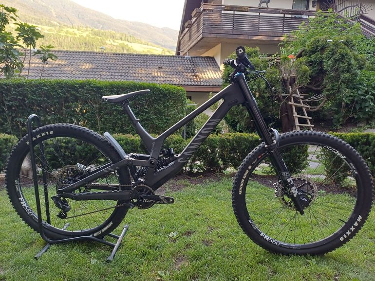 Used Canyon Sender CFR 29 Underdog 2023 2023 Mountainbike, Black, 29 — image 1 of 7