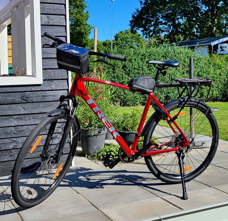 Used Trek Dual Sport 3 Gen 4 2023 2023 Urban, Red — image 1 of 3