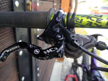 Used Marin Quake Shimano Saint 2025 Mountainbike, Purple — image 2 of 7