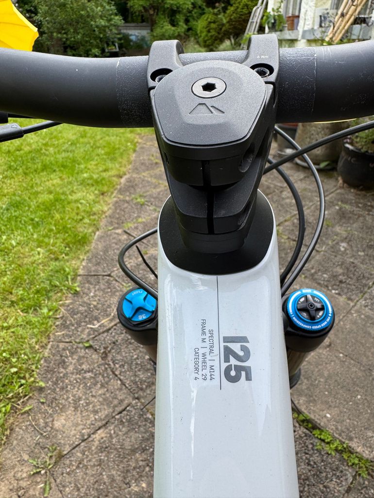 Used Canyon Spectral 125 CF 9 2022 2022 Mountainbike — image 8 of 15