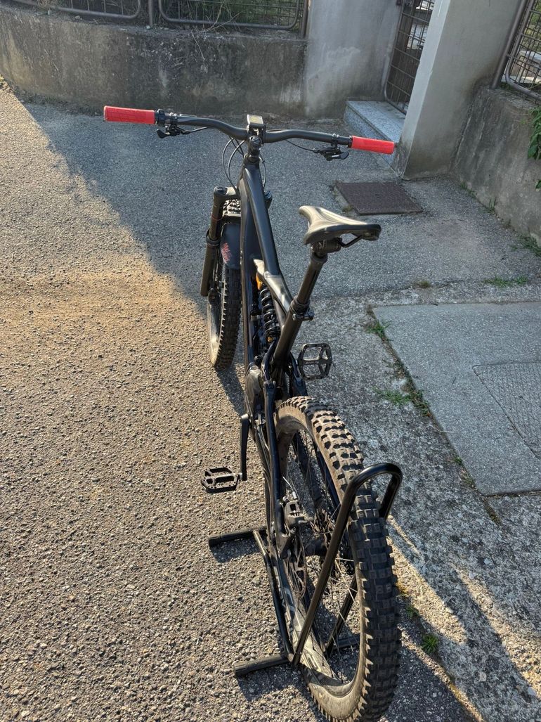 Used Specialized Turbo Kenevo Expert 6Fattie 2018 2018 Mountainbike, Black, 27.5 — image 4 of 5